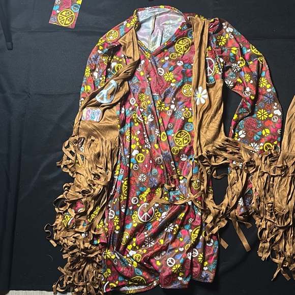 Peace and Love Hippie Costume - Picture 5 of 9